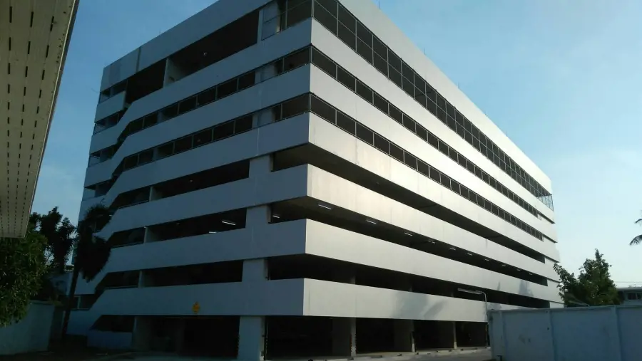 งานก่อสร้าง อาคารจอดรถ 7 ชั้น โรงพยาบาลเกษมราษฎร์ รัตนาธิเบศร์